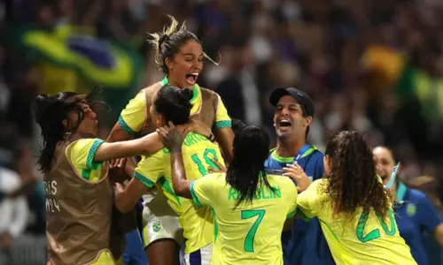 
          Imagem ilustrativa da imagem Marta se emociona e chora com classificação heroica do Brasil sobre França
          