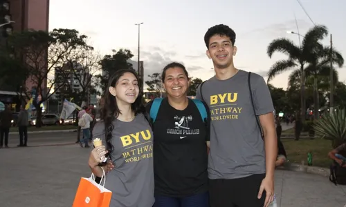 
          Imagem ilustrativa da imagem Meninas de olho em vagas para servir ao Exército
          