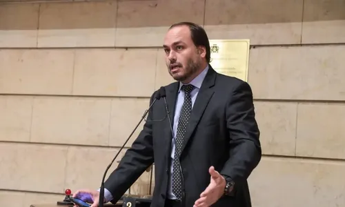 
          Imagem ilustrativa da imagem Ministério Público denuncia sete por "rachadinha" no gabinete de Carlos Bolsonaro
          