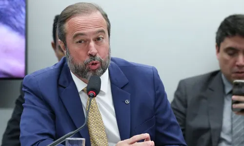 
          Imagem ilustrativa da imagem Silveira pede que Aneel use bônus de Itaipu para reduzir conta de luz
          