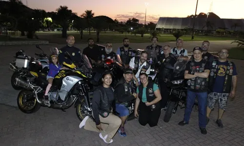 
          Imagem ilustrativa da imagem Motoclubes se unem para reduzir número de acidentes
          