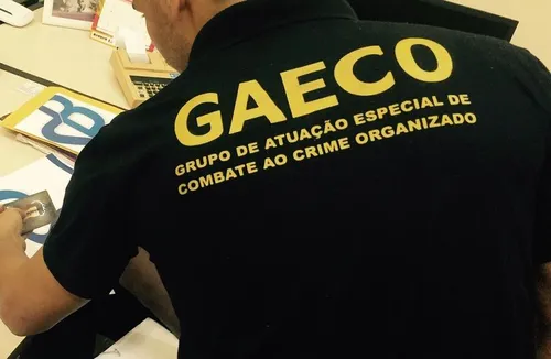 
          Imagem ilustrativa da imagem Operação mira grupo criminoso que recebia ordens da cadeia para assassinatos no ES
          