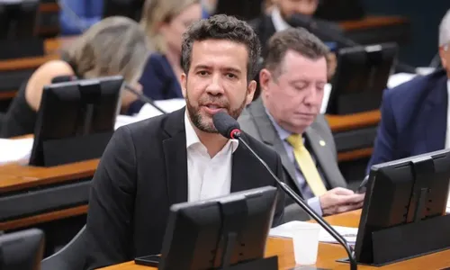 
          Imagem ilustrativa da imagem Janones deixa hospital, compara Lula a Messi e fala sobre papel das redes sociais
          