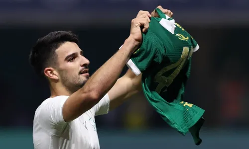 
          Imagem ilustrativa da imagem Palmeiras x São Paulo tem briga, empurrões e tapas no campo após apito final
          