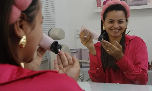 
          Imagem ilustrativa da imagem Passo a passo para cuidar da pele em casa
          