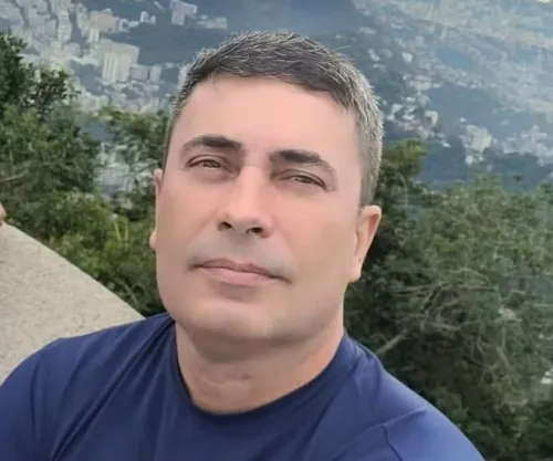 
          Imagem ilustrativa da imagem Pernambucano entre as vítimas da queda de avião da VoePass em Vinhedo
          