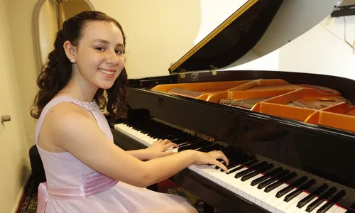 
          Imagem ilustrativa da imagem Pianista capixaba vence concurso em Portugal
          