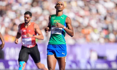 
          Imagem ilustrativa da imagem Piu supera desconfiança e leva bronze nos 400 m com barreira nas Olimpíadas
          