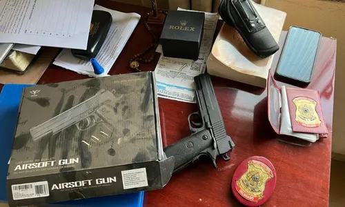 
          Imagem ilustrativa da imagem Polícia Federal prende homem suspeito de fingir ser delegado do MPF
          