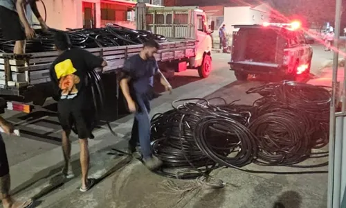 
          Imagem ilustrativa da imagem Polícia encontra duas toneladas de fios de cobre furtados dentro de casa em Aracruz
          