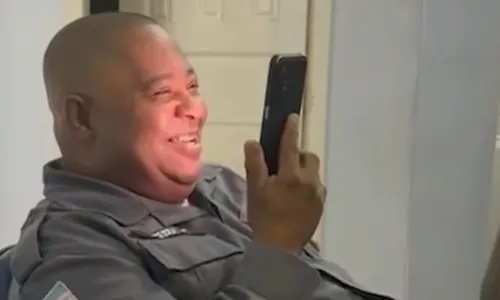 
          Imagem ilustrativa da imagem Policial do ES é vítima de tentativa de golpe e reação surpreende criminoso. Veja
          