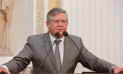 
          Imagem ilustrativa da imagem Prefeito de Sertânia, Ângelo Ferreira, é vítima de violento ataque no Sertão
          