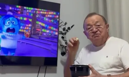 
          Imagem ilustrativa da imagem Prefeito exibe versão pirata de 'Divertida Mente 2': 'Todo mundo ficou feliz'
          