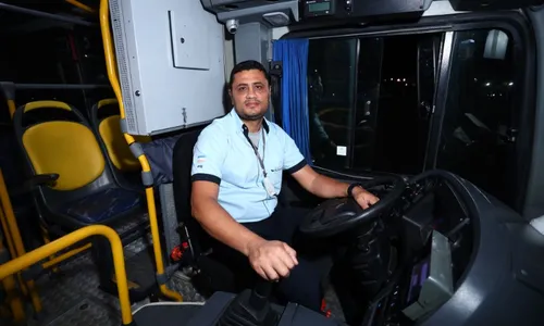 
          Imagem ilustrativa da imagem “Pressa e intolerância são os maiores desafios no trânsito”, avalia motorista
          