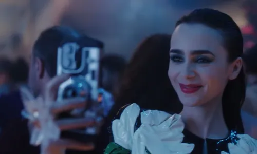 
          Imagem ilustrativa da imagem Quarta temporada de 'Emily em Paris' ganha trailer; assista
          