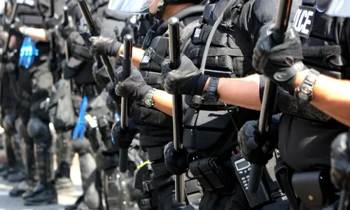 
          Imagem ilustrativa da imagem Queda de 7,7% nas mortes de policiais civis e militares em Pernambuco em 2023
          