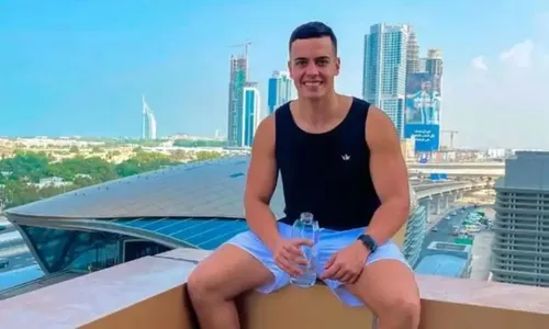 
          Imagem ilustrativa da imagem Quem é Vitor Vieira, influenciador suspeito de atropelar e matar homem no RJ
          