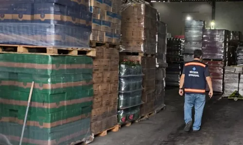 
          Imagem ilustrativa da imagem Receita Estadual apreende R$ 380 mil em whisky, vodka, gin e cachaça na Serra
          