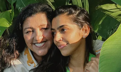 
          Imagem ilustrativa da imagem Regina Casé comemora estreia de filha como atriz
          