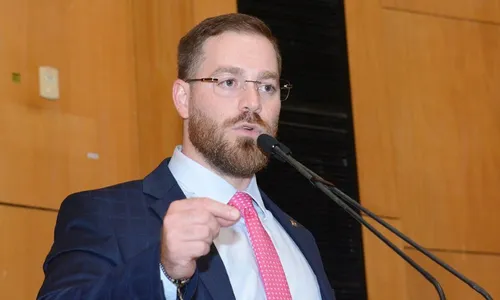 
          Imagem ilustrativa da imagem Renzo Vasconcelos define vice na disputa à Prefeitura de Colatina
          