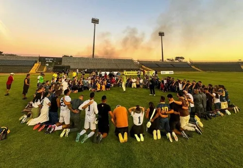 
          Imagem ilustrativa da imagem Retrô supera Brasiliense nos pênaltis e garante acesso à Série C em 2025
          