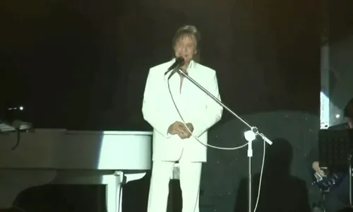 
          Imagem ilustrativa da imagem Roberto Carlos adia show em São Paulo por problema de saúde
          