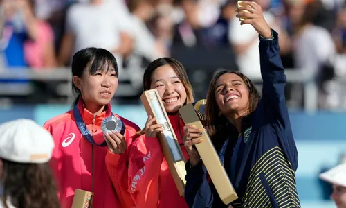 
          Imagem ilustrativa da imagem Saiba o que tem dentro da caixa misteriosa que os medalhistas ganham no pódio
          