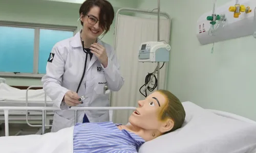 
          Imagem ilustrativa da imagem Salários sobem, mas jovens fogem de trabalho na área de tecnologia
          