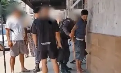 
          Imagem ilustrativa da imagem Sargento da PM é alvo de assédio na rua, persegue e prende acusado em Vila Velha
          