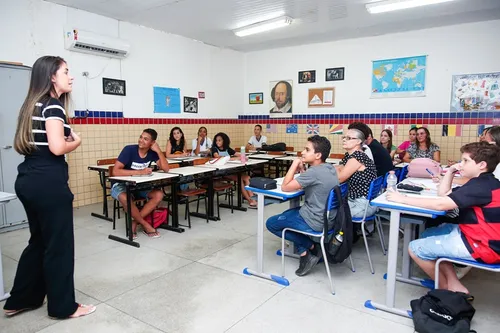 
          Imagem ilustrativa da imagem Secretaria de Educação oferta 8,3 mil vagas em cursos gratuitos de idiomas
          