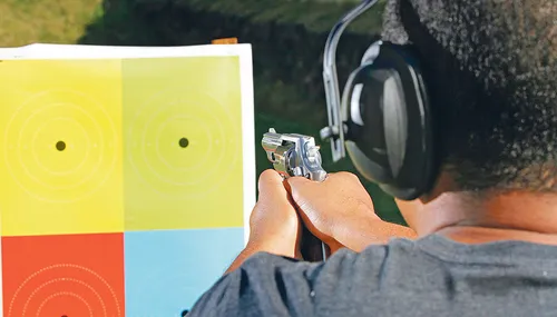 
          Imagem ilustrativa da imagem Senado aprova urgência de projeto que derruba trechos do decreto de Lula sobre arma
          