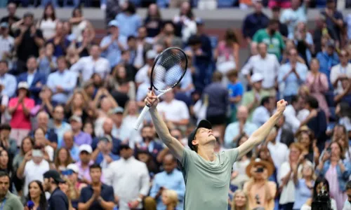 
          Imagem ilustrativa da imagem Sinner bate Djokovic e leva o Masters 1000 de Xangai
          