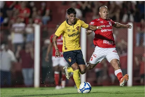 
          Imagem ilustrativa da imagem Sport sofre derrota para o Vila Nova e perde chance de entrar no G4
          