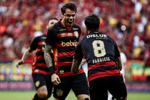 
          Imagem ilustrativa da imagem Sport vacila, mas consegue vencer Amazonas na Arena e cola novamente no G-4
          