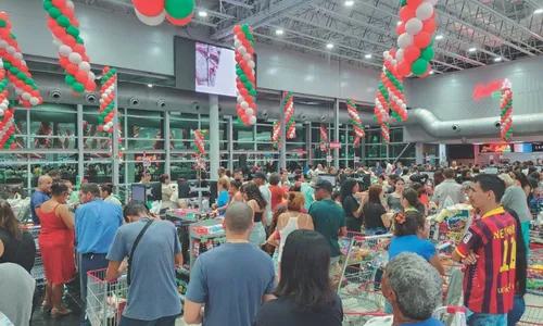 
          Imagem ilustrativa da imagem Supermercado lotado em Guarapari na inauguração
          