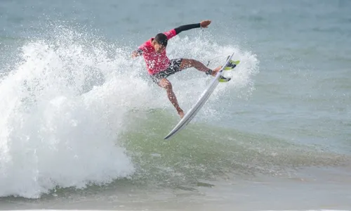 
          Imagem ilustrativa da imagem Surfe em Vila Velha continua
          