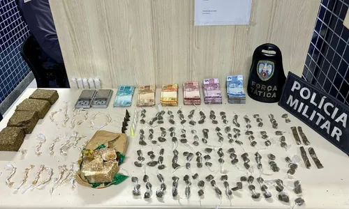 
          Imagem ilustrativa da imagem Suspeito é preso e drogas são apreendidas em beco de Vila Velha
          