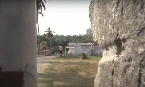 
          Imagem ilustrativa da imagem Suspeitos invadem chácara e fazem mãe e filha reféns na Serra
          