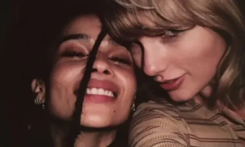 
          Imagem ilustrativa da imagem Taylor Swift elogia 'Pisque Duas Vezes', novo terror de Zoë Kravitz: 'Fiquei pasma'
          
