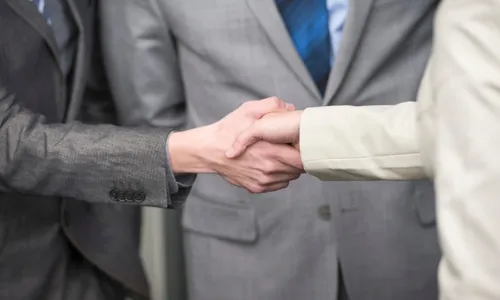 
          Imagem ilustrativa da imagem Ter contatos garante 90% dos empregos e negócios
          