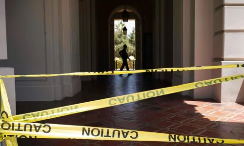 
          Imagem ilustrativa da imagem Terremoto de magnitude 4,4 atinge Los Angeles
          