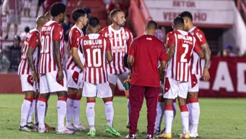 
          Imagem ilustrativa da imagem Timbu sai perdendo, vira, mas cede empate ao Athletic no final do jogo nos Aflitos
          