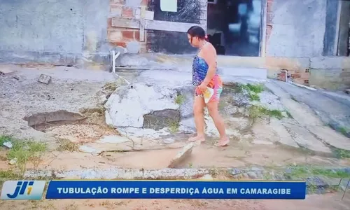 
          Imagem ilustrativa da imagem Vazamento da Compesa causa transtornos e preocupação em Camaragibe
          