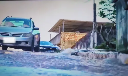 
          Imagem ilustrativa da imagem Vazamento da Compesa causa transtornos e preocupação em Camaragibe
          