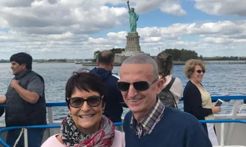 
          Imagem ilustrativa da imagem Veja os direitos e cuidados com a saúde dos idosos em viagens
          