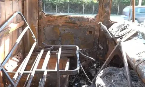 
          Imagem ilustrativa da imagem Vendedor tem prejuízo de R$ 70 mil com incêndio em caminhão na Praia de Camburi
          