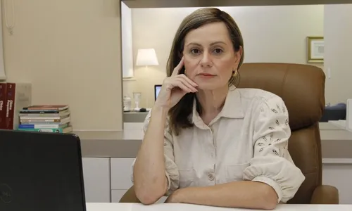 
          Imagem ilustrativa da imagem Viciados em pornografia digital pedem ajuda para salvar casamento e emprego
          