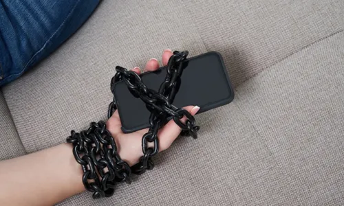 
          Imagem ilustrativa da imagem Vício em telas: nova geração cada vez mais viciada
          