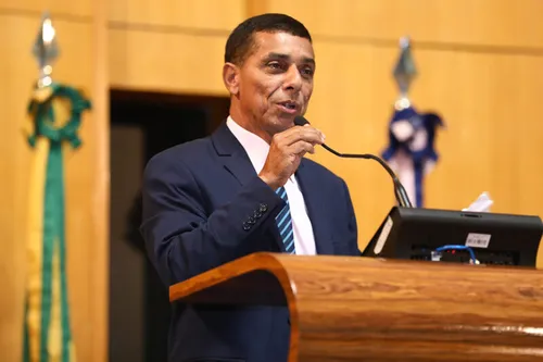 
          Imagem ilustrativa da imagem Vídeo de Zé Preto fica no ar, decide juiz
          