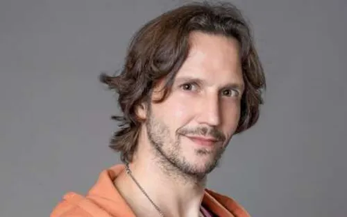 
          Imagem ilustrativa da imagem Vladimir Brichta recorda a morte da 1ª esposa e briga judicial com ex-sogra
          